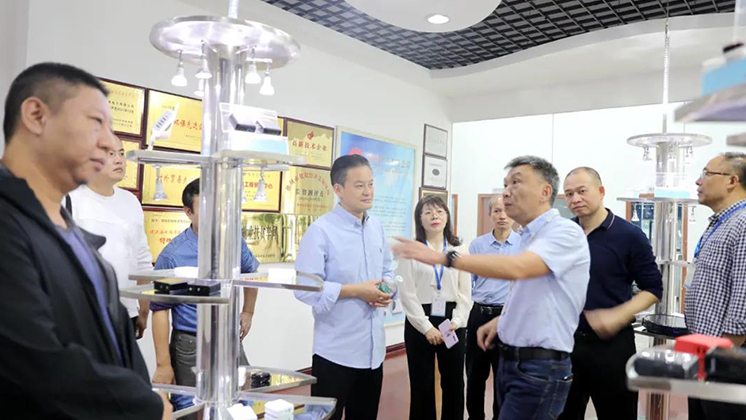 市政協(xié)副主席、九三學社郴州市委主委潘執(zhí)坤一行調(diào)研炬神電子