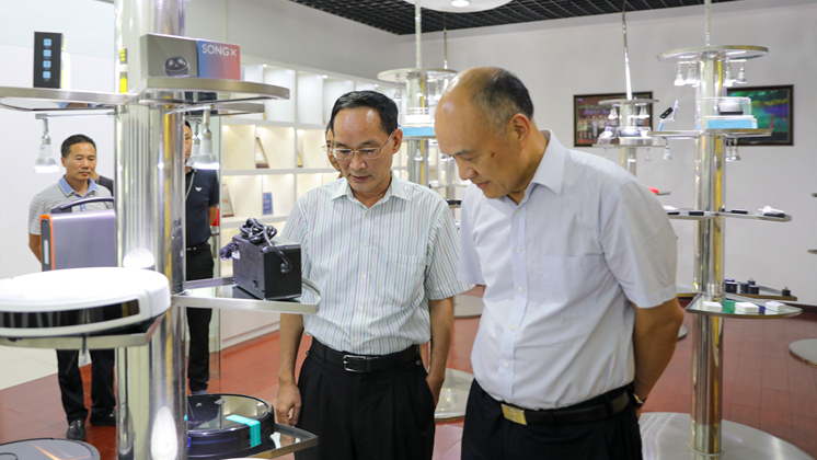 省委組織部副部長、省委編辦主任劉越高考察炬神電子