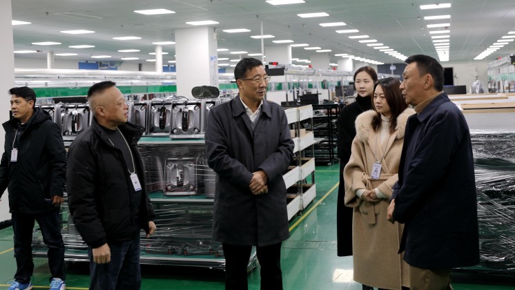 自貿(mào)區(qū)郴州片區(qū)、高新區(qū)黨工委書記王衛(wèi)東一行蒞臨炬神電子調(diào)研